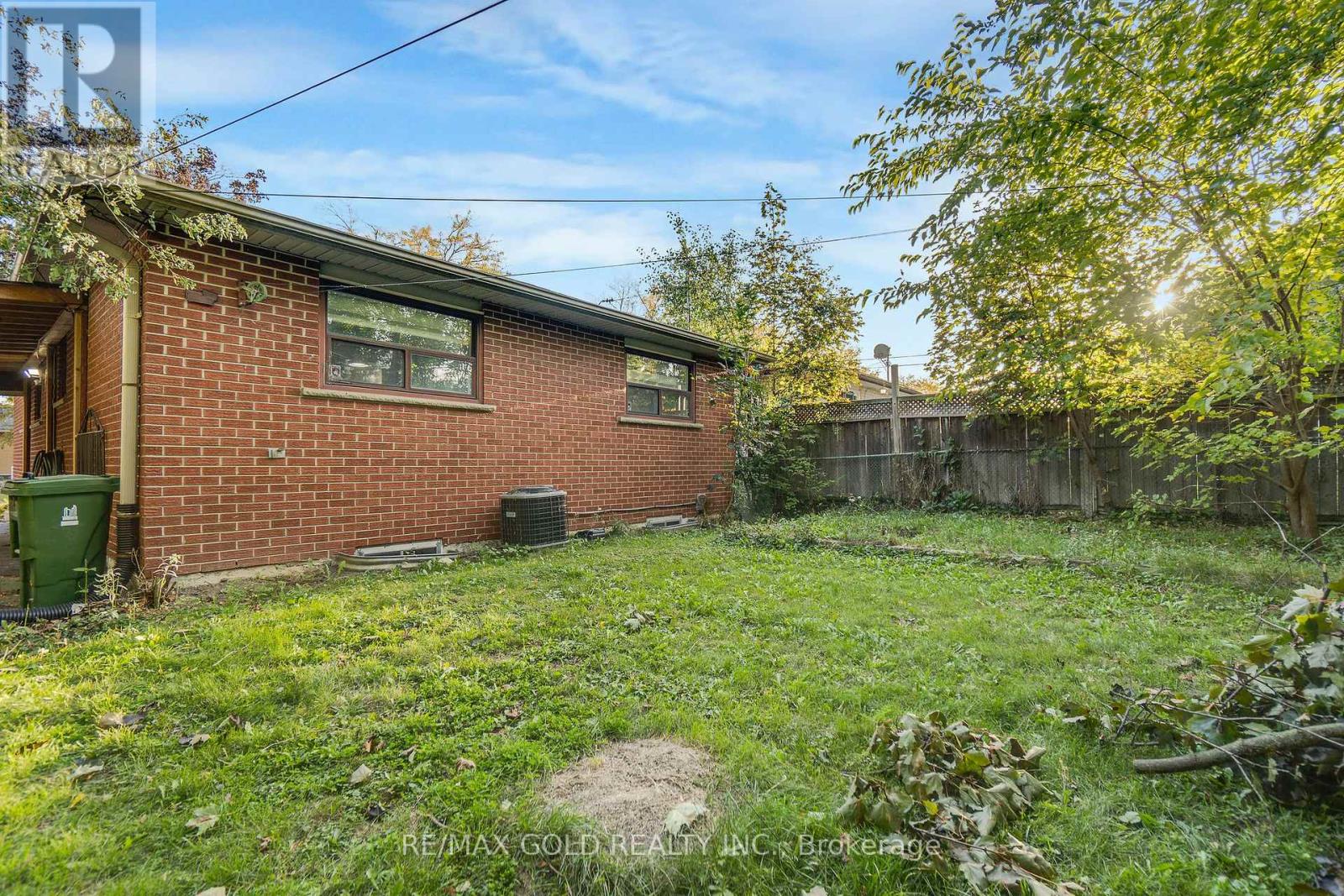 6 Midhurst Drive, Toronto, Ontario  M9V 1Z7 - Photo 49 - W12440755