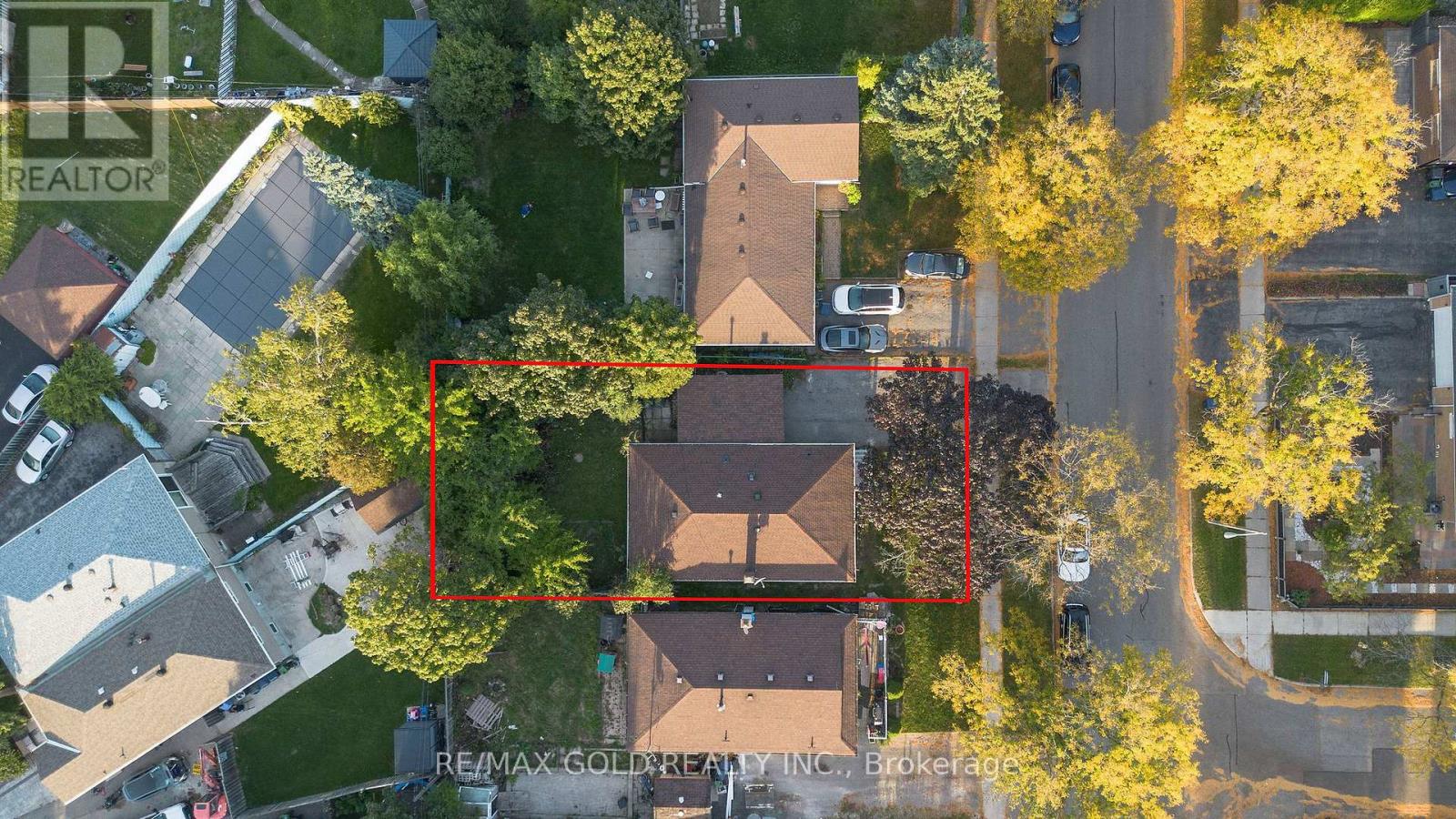 6 Midhurst Drive, Toronto, Ontario  M9V 1Z7 - Photo 5 - W12440755
