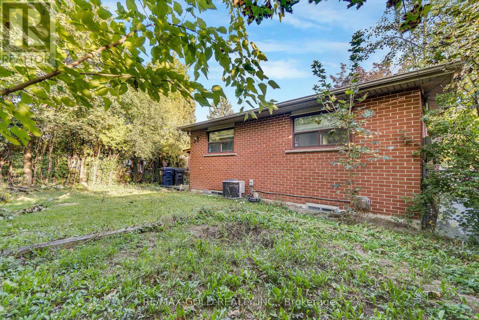 6 Midhurst Drive, Toronto, Ontario  M9V 1Z7 - Photo 50 - W12440755