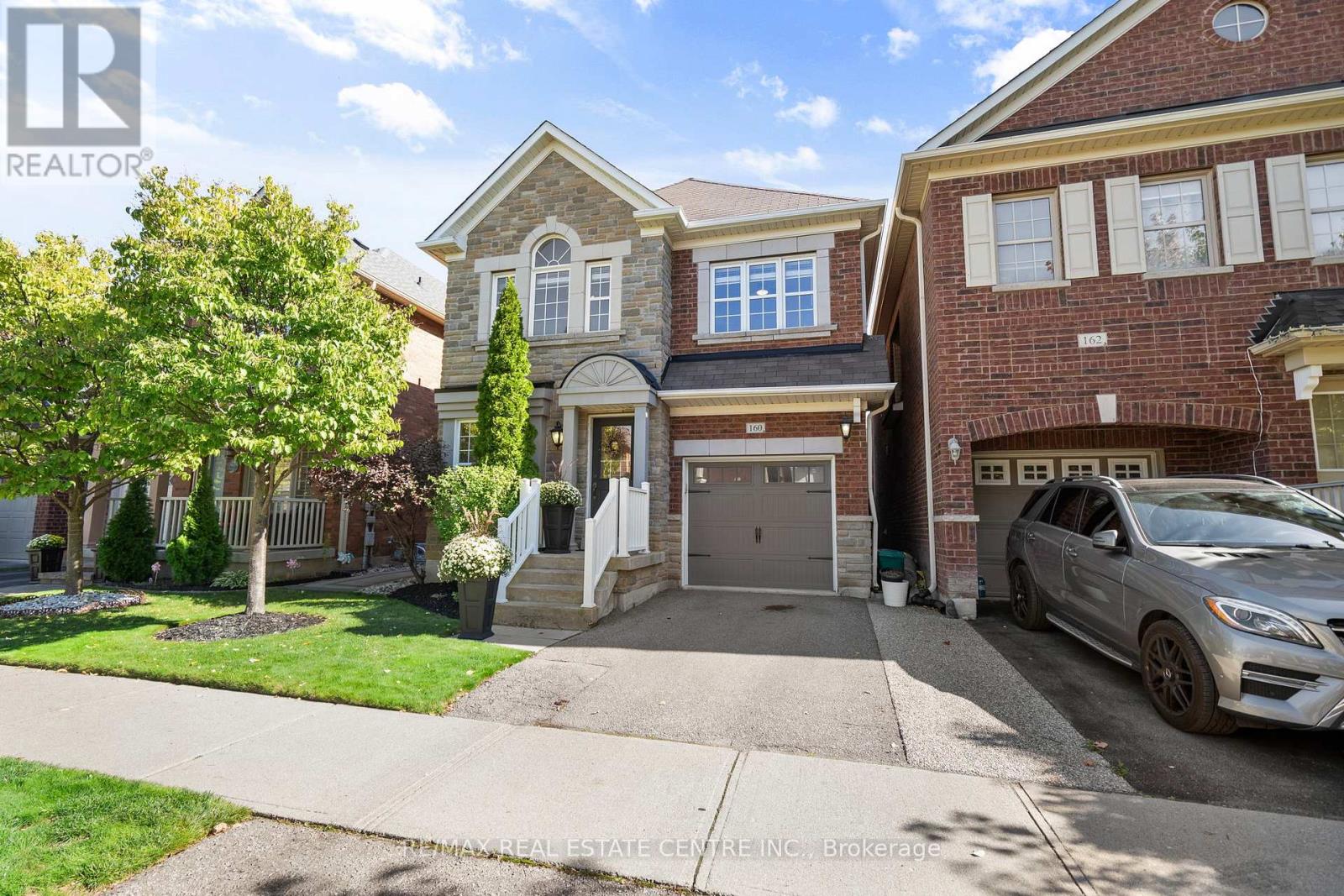 160 Mccready Drive, Milton (Sc Scott), Ontario  L9T 0V2 - Photo 1 - W12440761