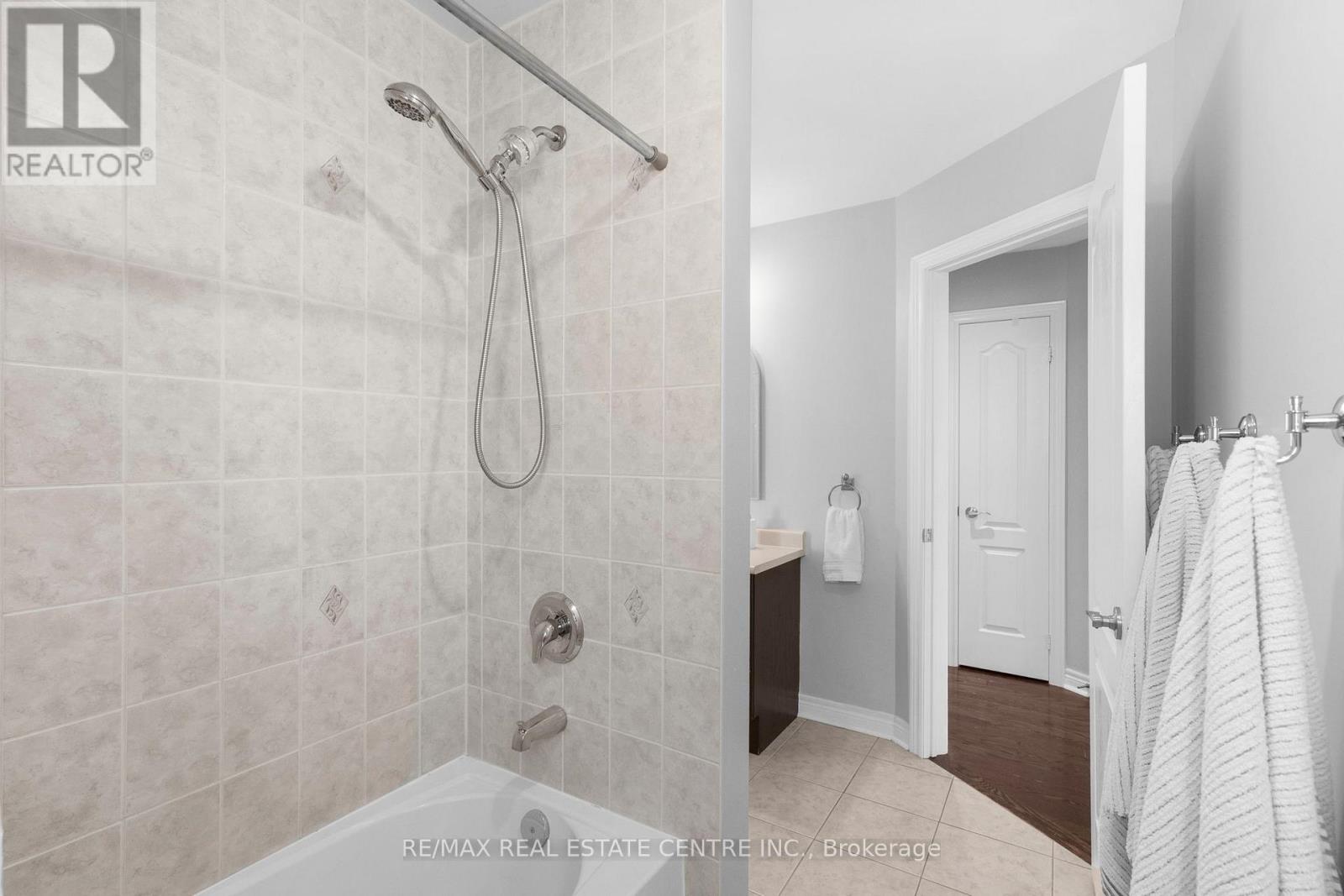 160 Mccready Drive, Milton (Sc Scott), Ontario  L9T 0V2 - Photo 29 - W12440761