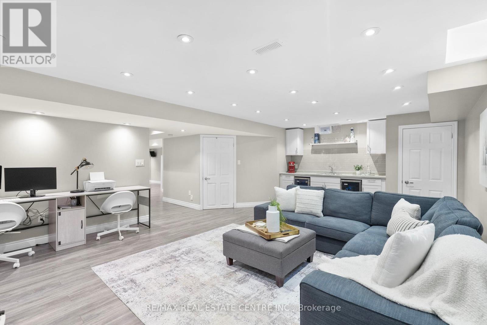 160 Mccready Drive, Milton (Sc Scott), Ontario  L9T 0V2 - Photo 41 - W12440761