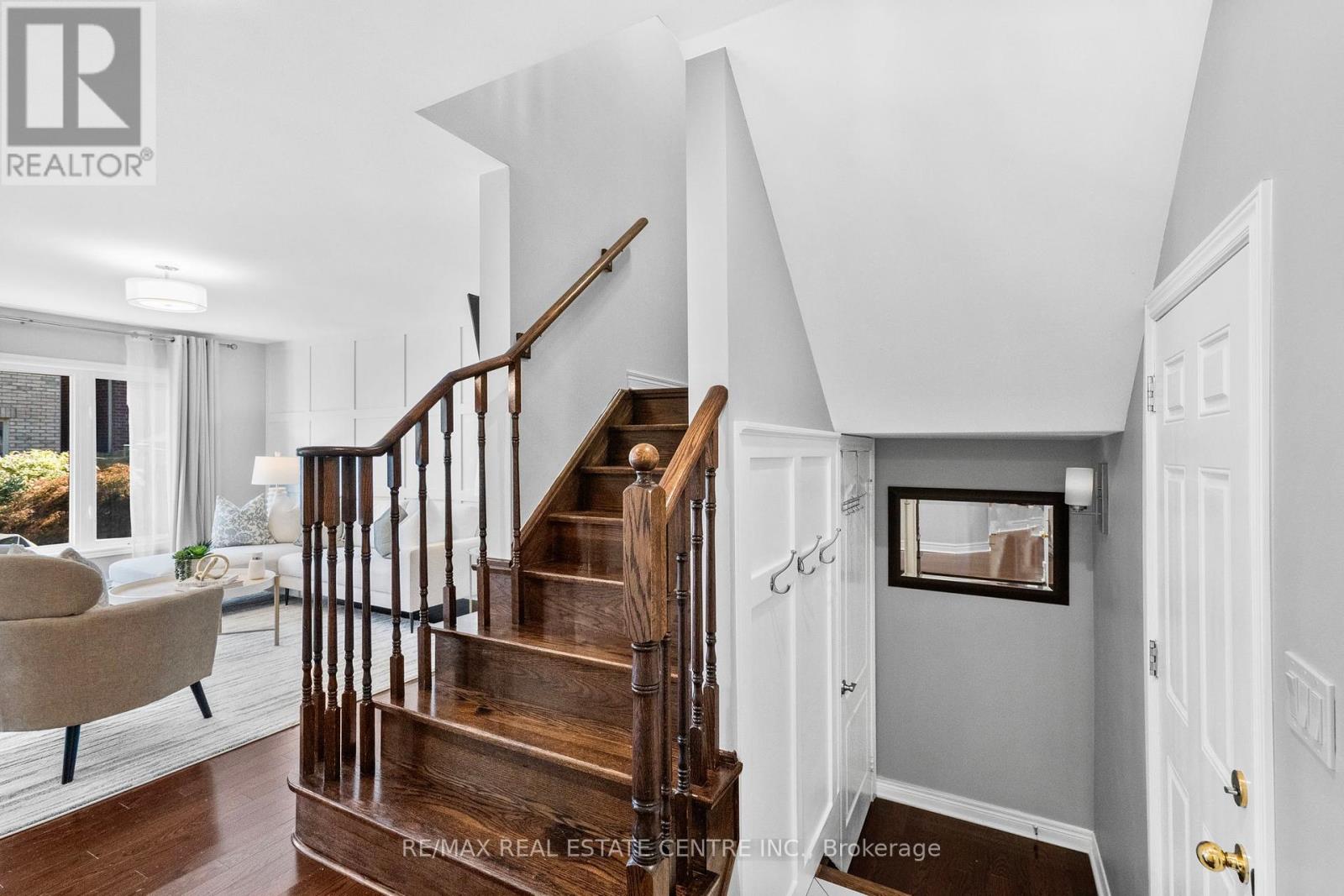 160 Mccready Drive, Milton (Sc Scott), Ontario  L9T 0V2 - Photo 9 - W12440761