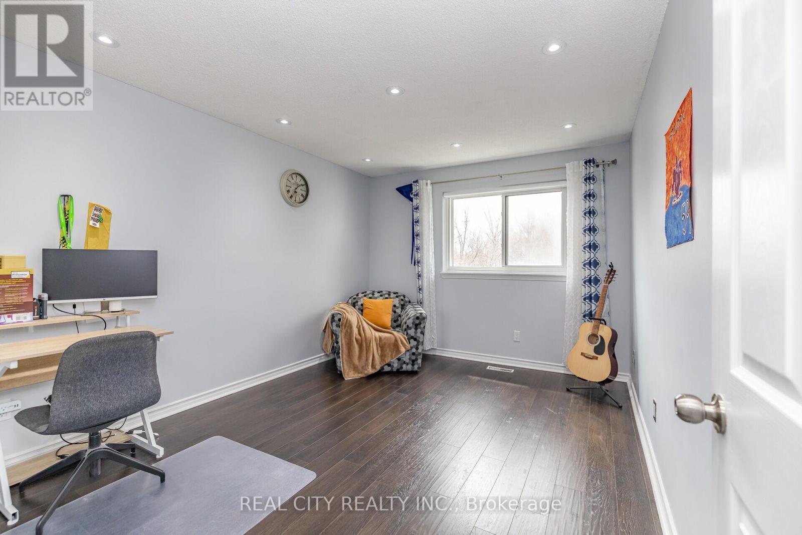 70 Majestic Crescent, Brampton, Ontario  L6S 3N2 - Photo 20 - W12440764
