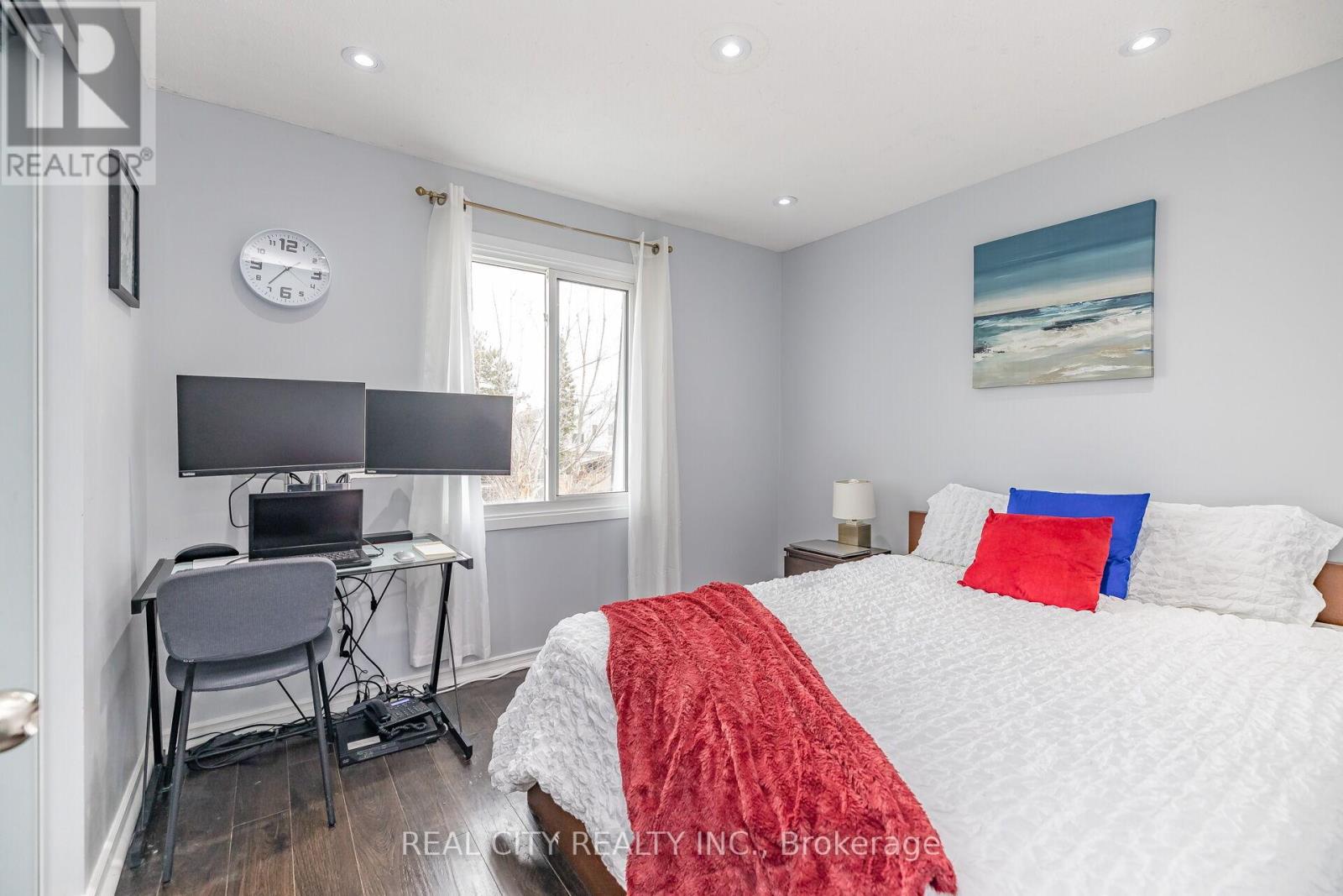 70 Majestic Crescent, Brampton, Ontario  L6S 3N2 - Photo 22 - W12440764
