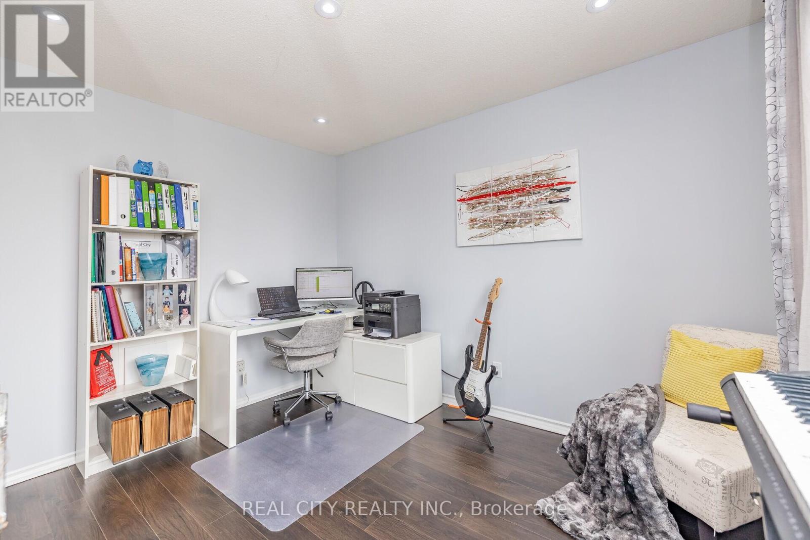 70 Majestic Crescent, Brampton, Ontario  L6S 3N2 - Photo 25 - W12440764