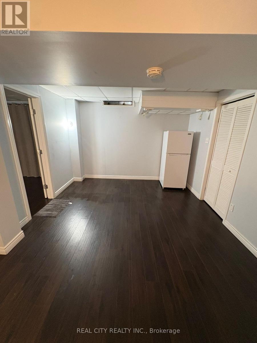 70 Majestic Crescent, Brampton, Ontario  L6S 3N2 - Photo 29 - W12440764
