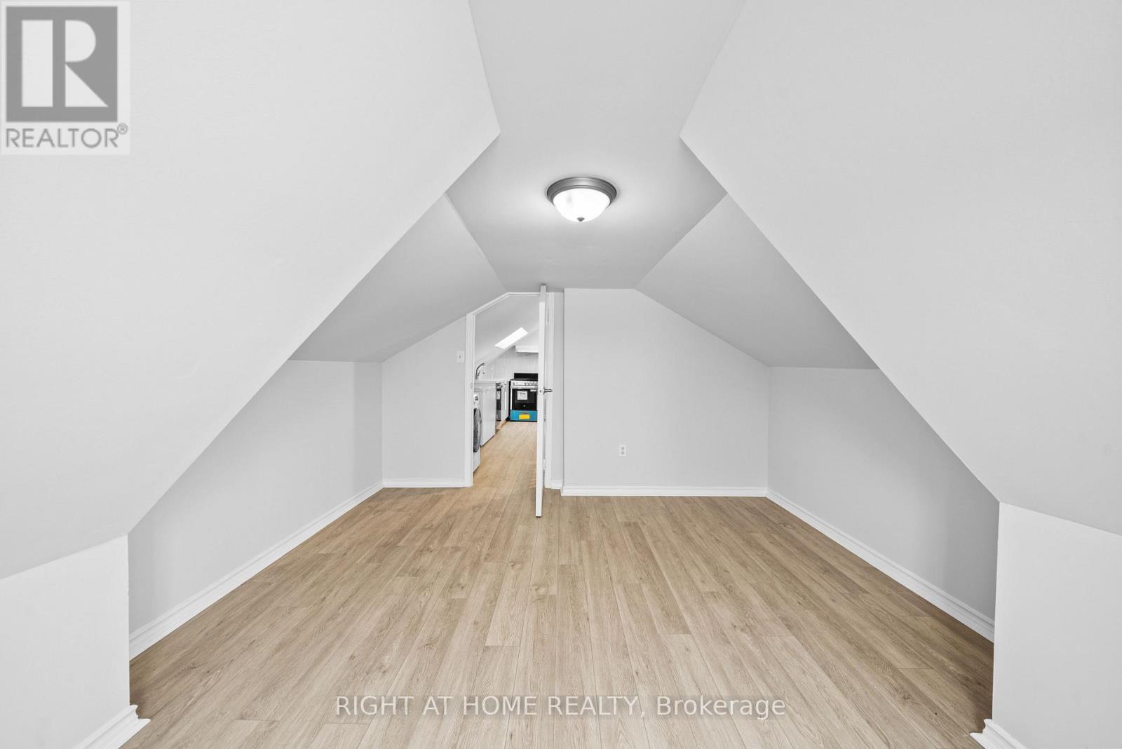 134 Millicent Street, Toronto, Ontario  M6H 1W4 - Photo 15 - W12440769