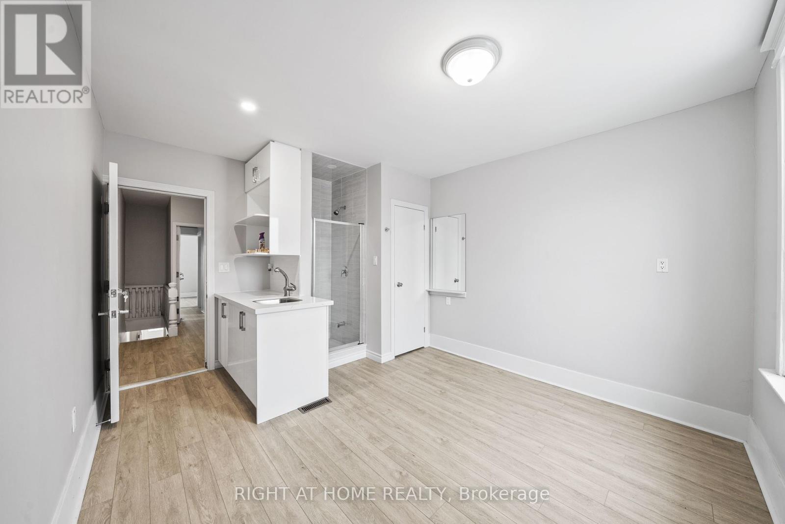 134 Millicent Street, Toronto, Ontario  M6H 1W4 - Photo 5 - W12440769