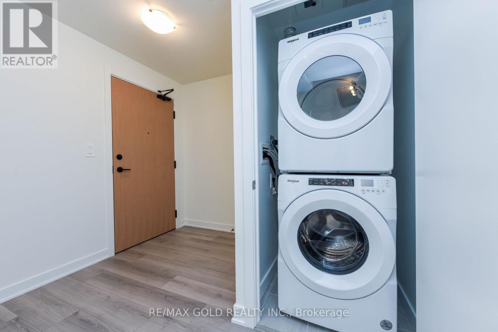 407 - 1440 Clarriage Court, Milton (Fo Ford), Ontario  L9E 1B3 - Photo 8 - W12440770