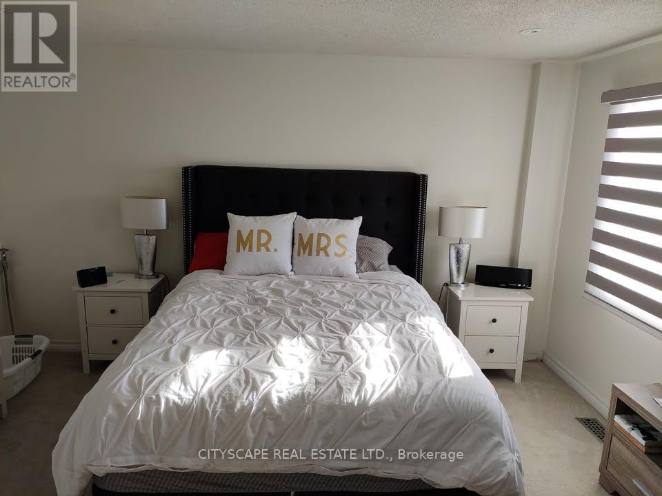 11 Trammell Lane, Brampton, Ontario  L6Y 4J2 - Photo 3 - W12440784