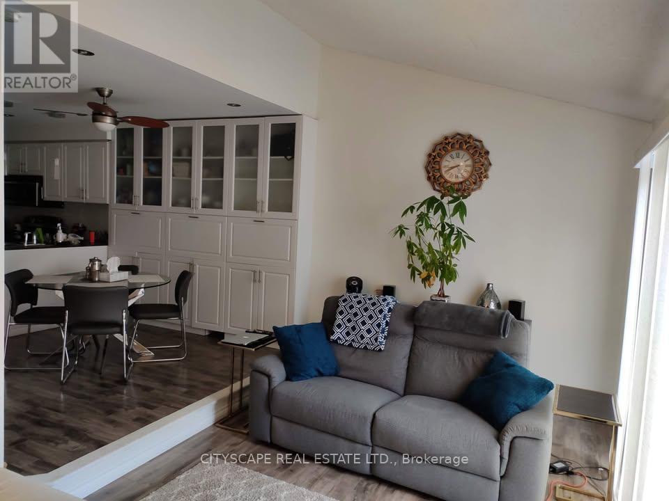 11 Trammell Lane, Brampton, Ontario  L6Y 4J2 - Photo 8 - W12440784
