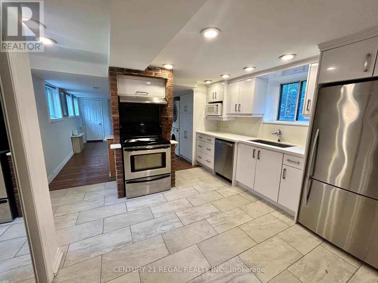 LOWER - 394 SUMMERHILL AVENUE, Toronto, Ontario
