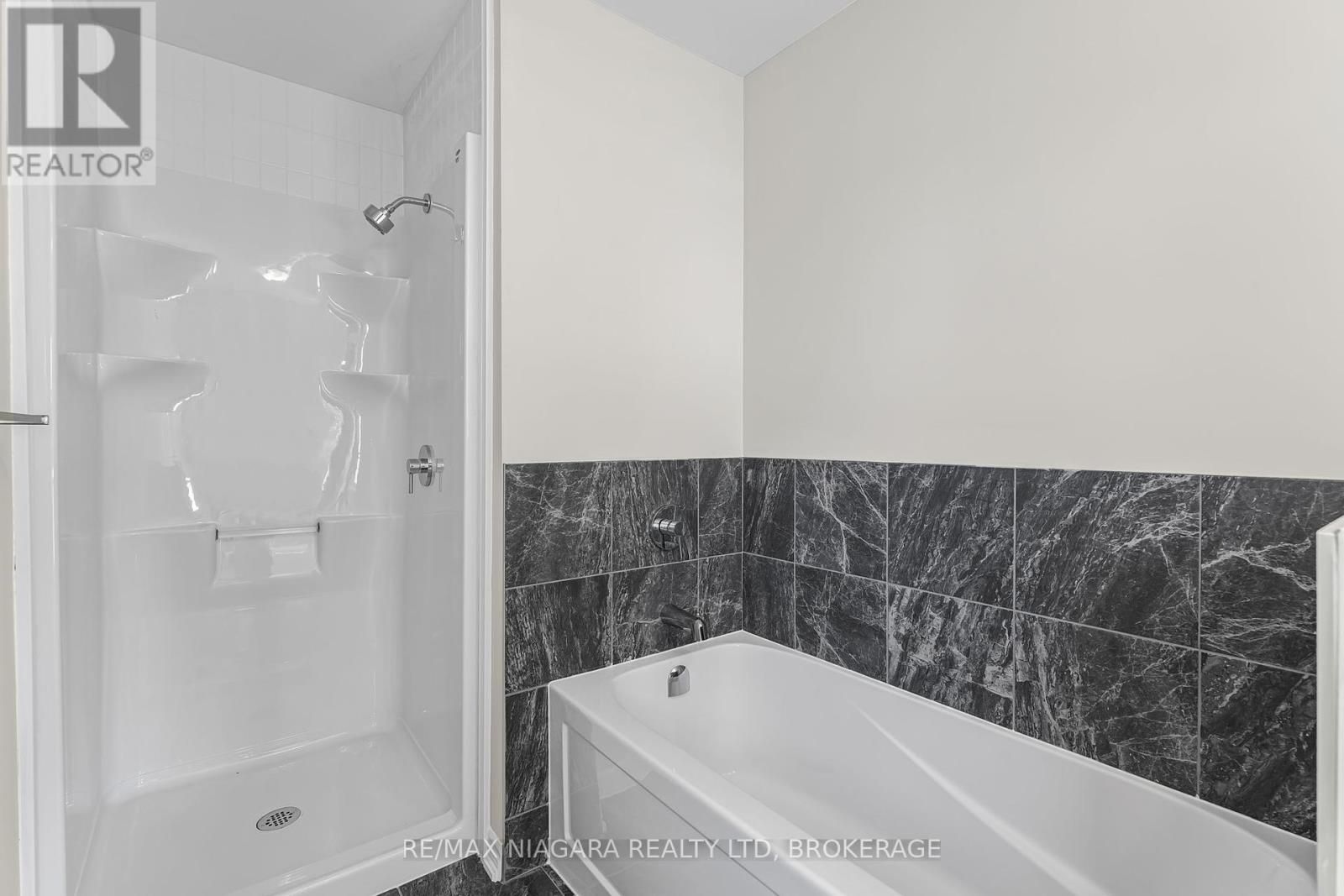 3219 Dominion Road, Fort Erie (Ridgeway), Ontario  L0S 1N0 - Photo 24 - X12440854