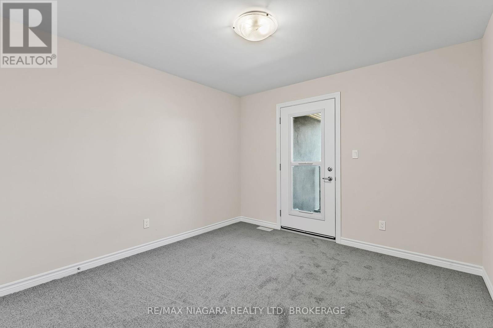 3219 Dominion Road, Fort Erie (Ridgeway), Ontario  L0S 1N0 - Photo 27 - X12440854