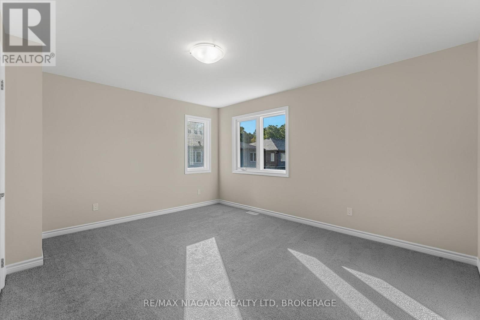 3219 Dominion Road, Fort Erie (Ridgeway), Ontario  L0S 1N0 - Photo 34 - X12440854