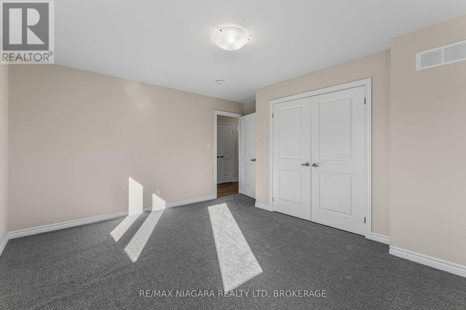 3219 Dominion Road, Fort Erie (Ridgeway), Ontario  L0S 1N0 - Photo 35 - X12440854