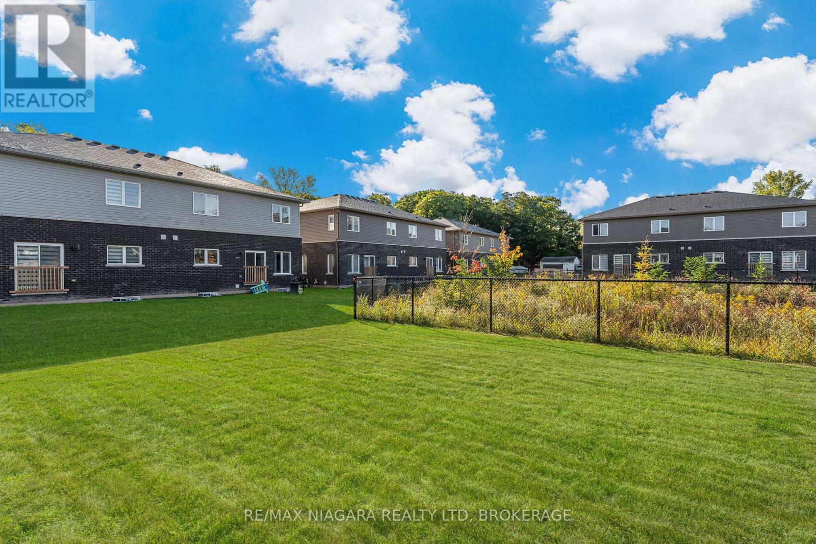 3219 Dominion Road, Fort Erie (Ridgeway), Ontario  L0S 1N0 - Photo 43 - X12440854