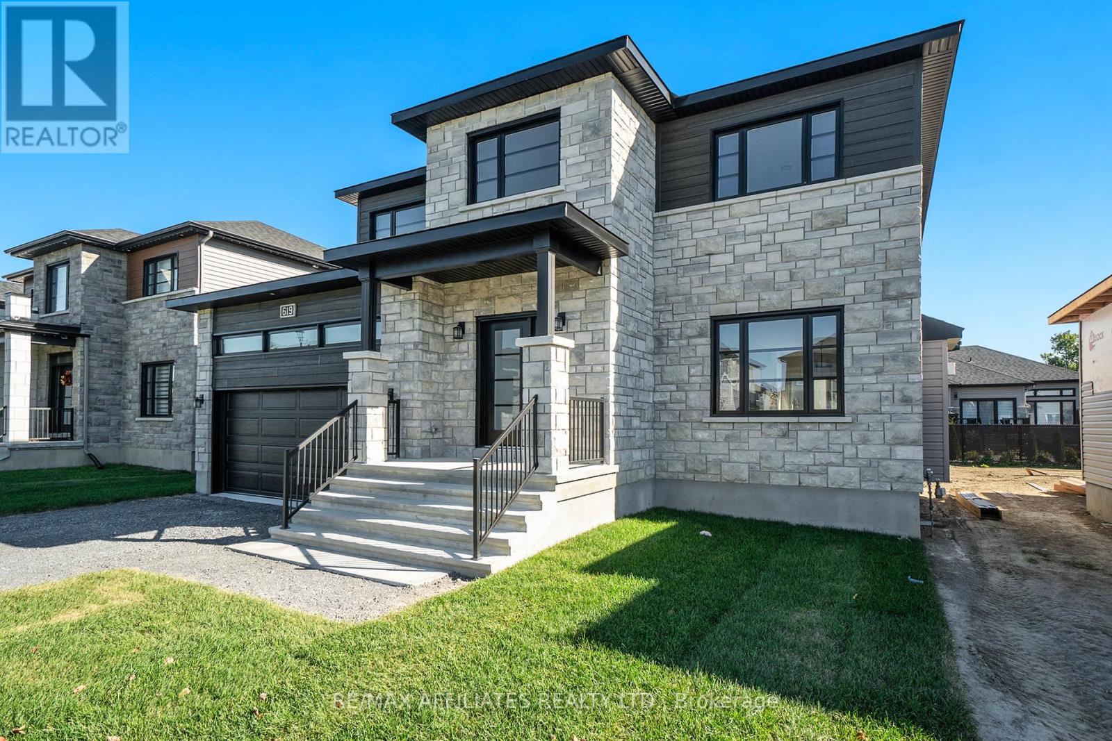 619 Geneva Crescent, Russell, Ontario  K0A 1W0 - Photo 2 - X12090002