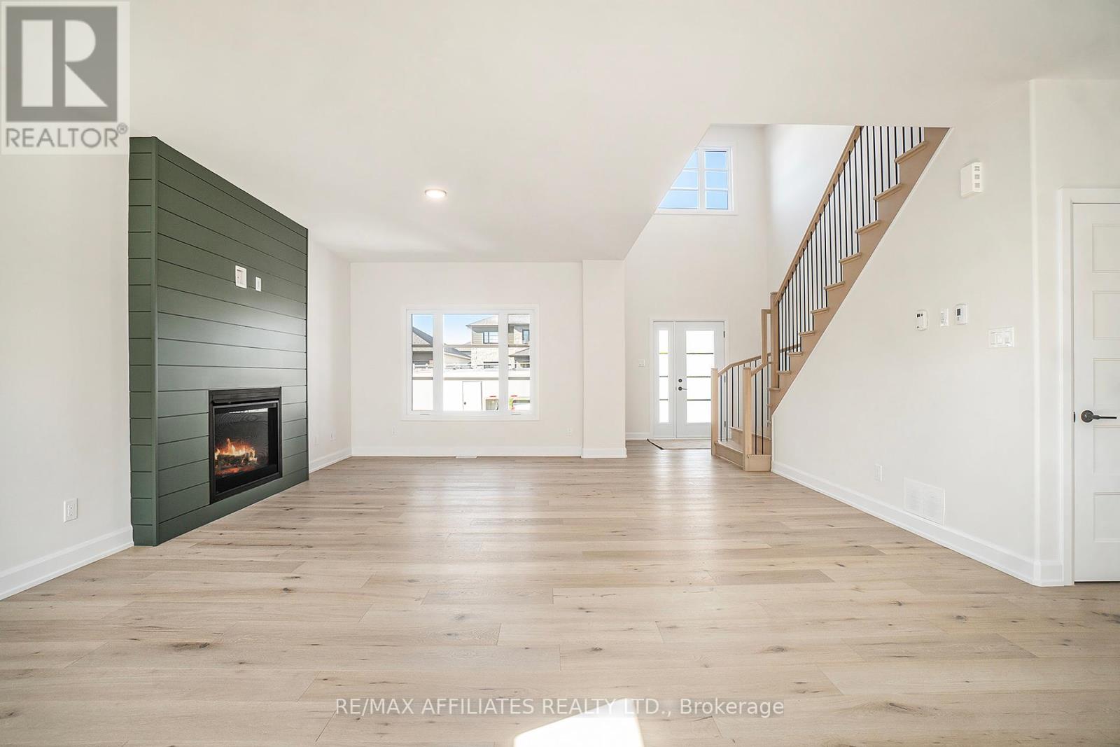 619 Geneva Crescent, Russell, Ontario  K0A 1W0 - Photo 4 - X12090002