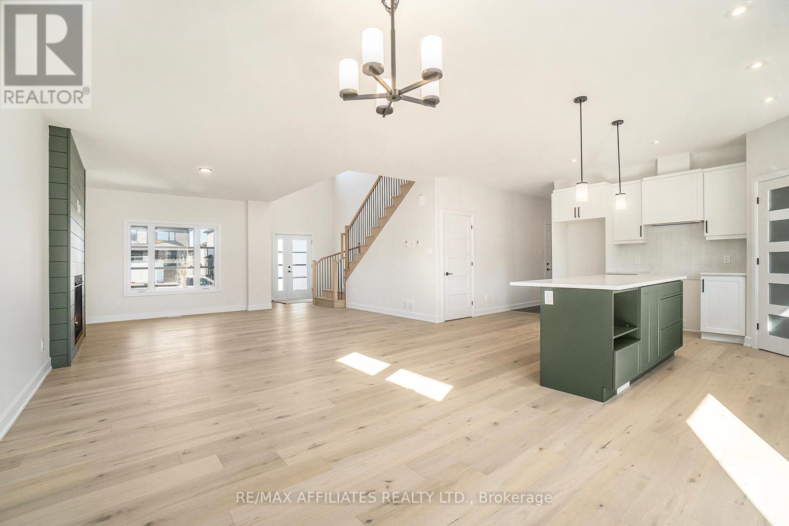 619 Geneva Crescent, Russell, Ontario  K0A 1W0 - Photo 8 - X12090002