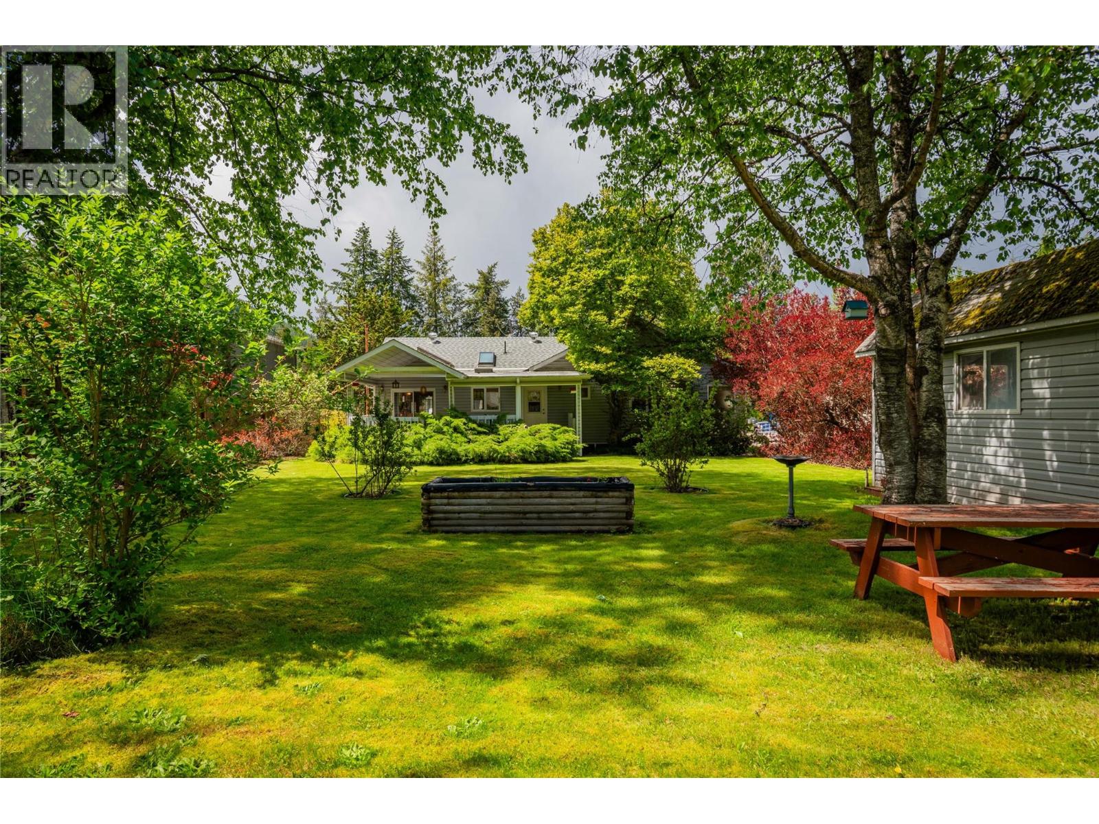 2718 Fir Drive, South Slocan, British Columbia  V0G 2G1 - Photo 8 - 10364491