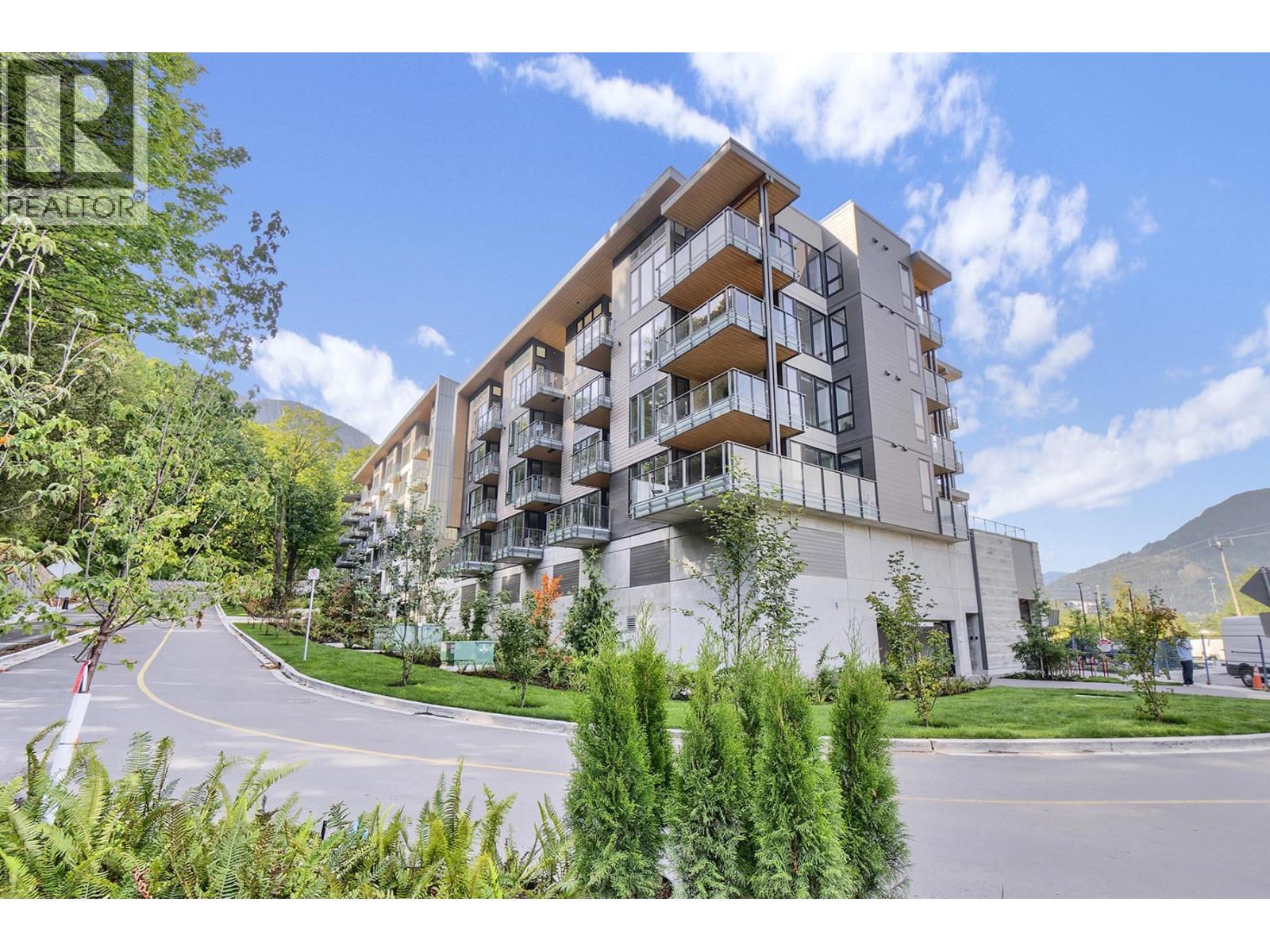 612 1506 SCOTT CRESCENT, Squamish, British Columbia
