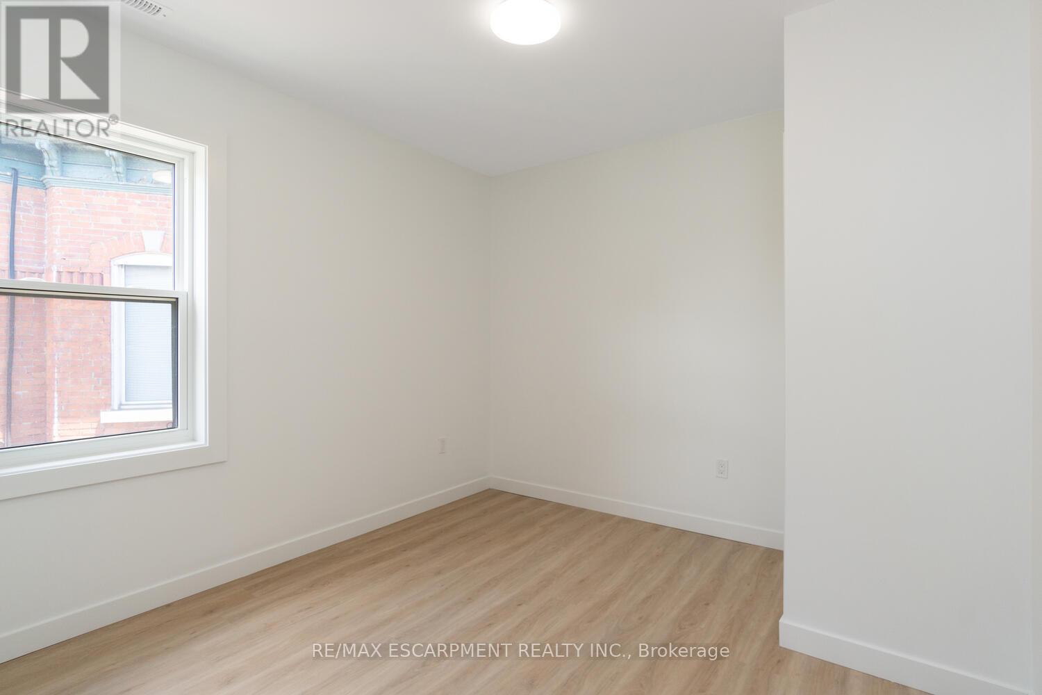 6 - 127 Victoria Avenue S, Hamilton, Ontario  L8N 2S9 - Photo 22 - X12440783