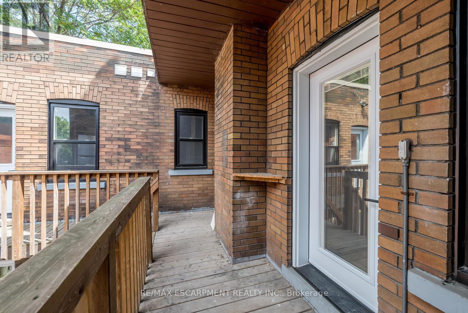 6 - 127 Victoria Avenue S, Hamilton, Ontario  L8N 2S9 - Photo 30 - X12440783