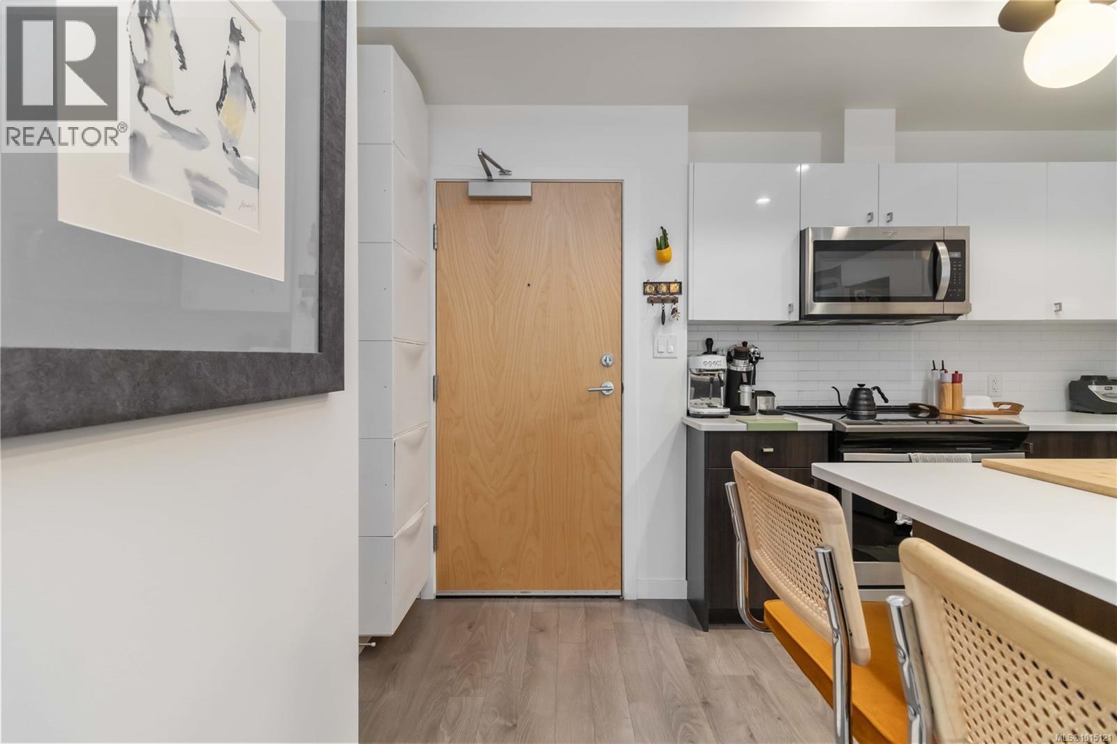 217 767 Tyee Rd, Victoria, British Columbia  V9A 0G5 - Photo 5 - 1015121