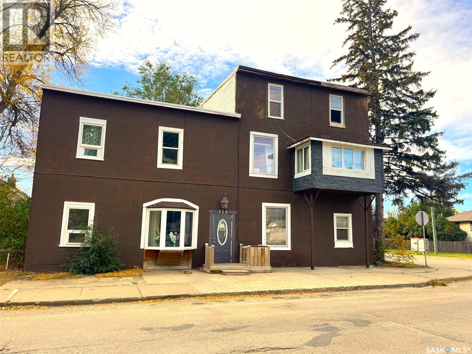 575 Athabasca Street W, Moose Jaw, Saskatchewan  S6H 2C5 - Photo 1 - SK019855