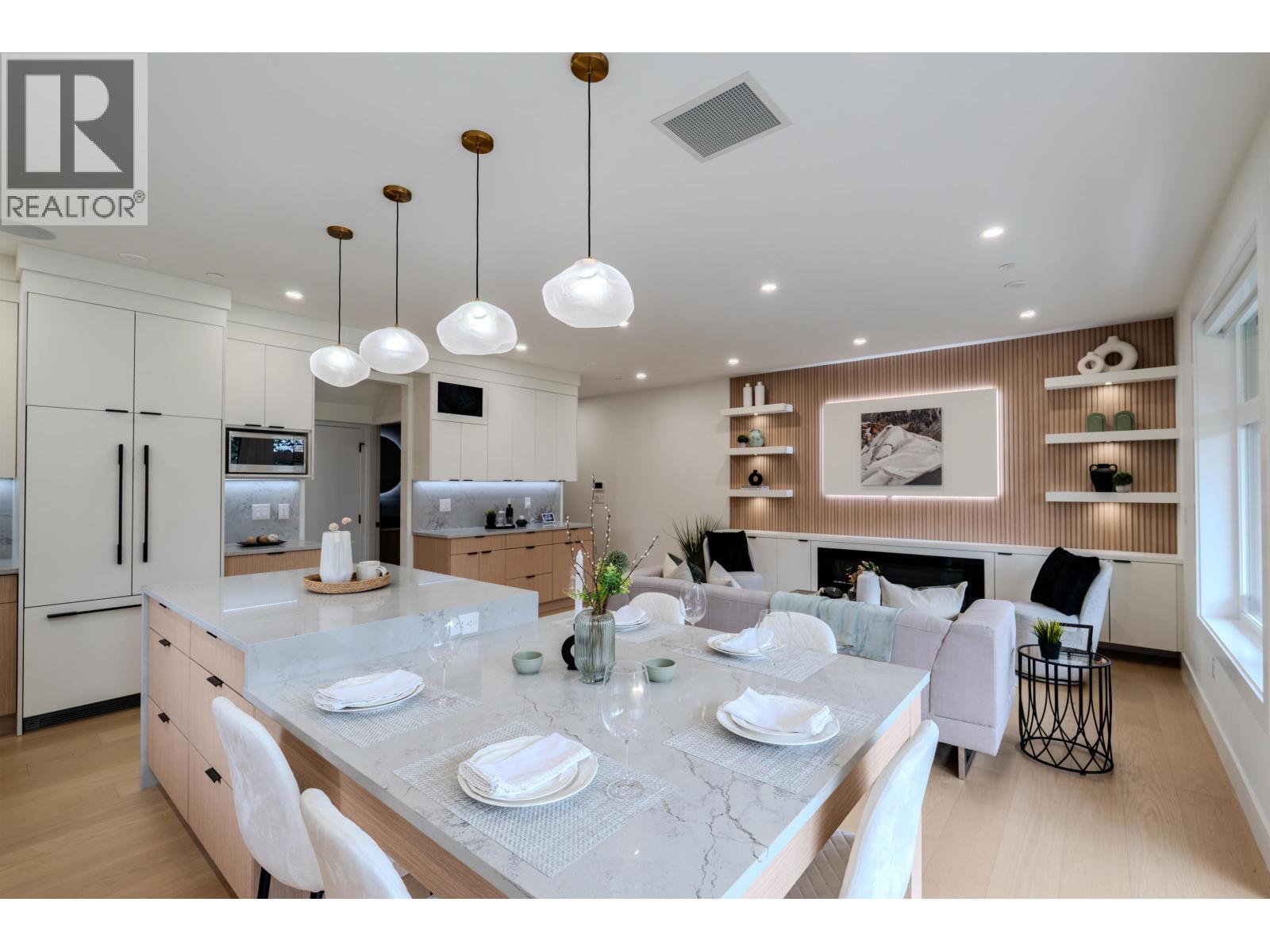 2 3576 E Pender Street, Vancouver, British Columbia  V5K 2E3 - Photo 5 - R3053887