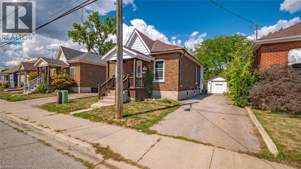 35 Salisbury Avenue, Brantford, Ontario  N3S 1M6 - Photo 2 - 40764335