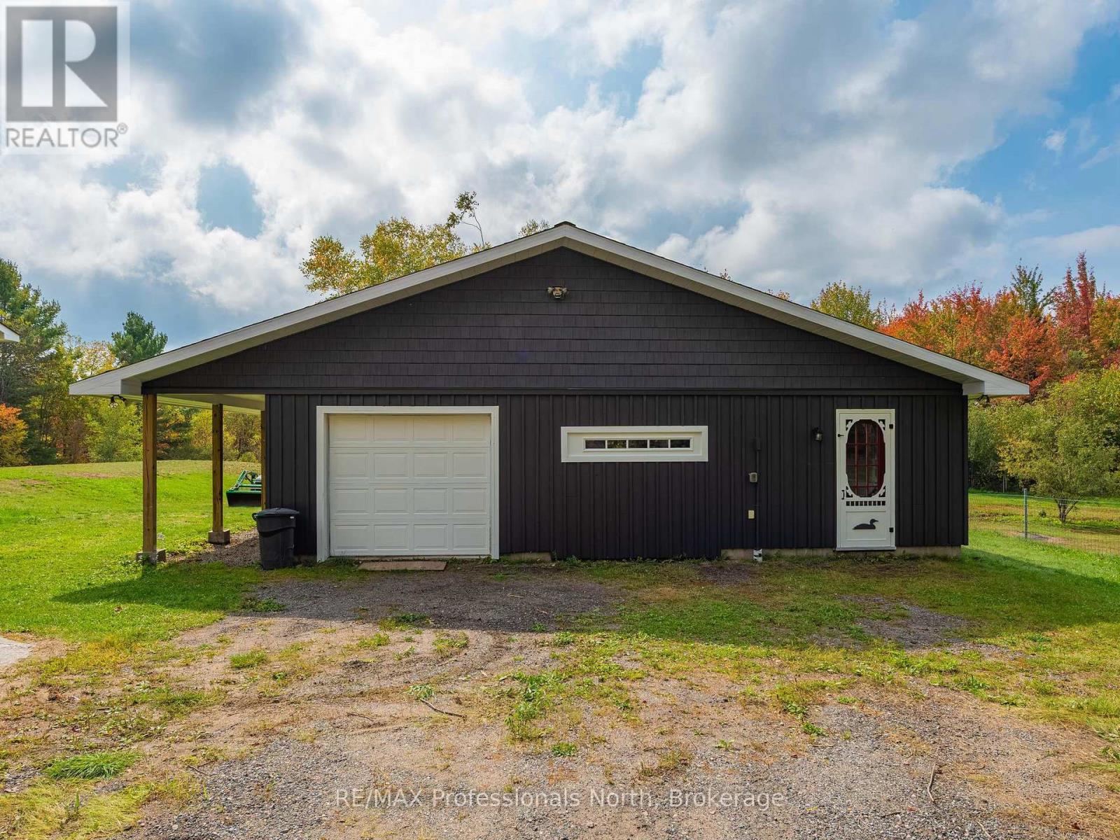 1110 Sedgwick Road, Minden Hills, Ontario  K0M 2K0 - Photo 36 - X12425923