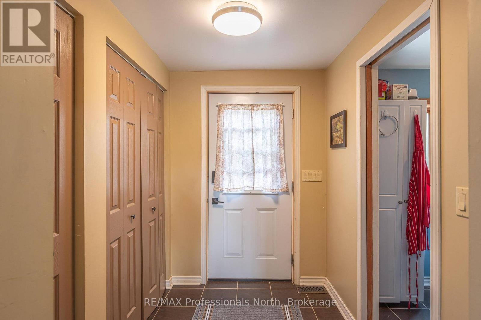 1110 Sedgwick Road, Minden Hills, Ontario  K0M 2K0 - Photo 4 - X12425923