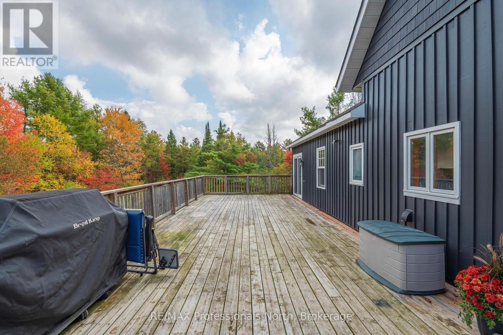 1110 Sedgwick Road, Minden Hills, Ontario  K0M 2K0 - Photo 35 - X12425923