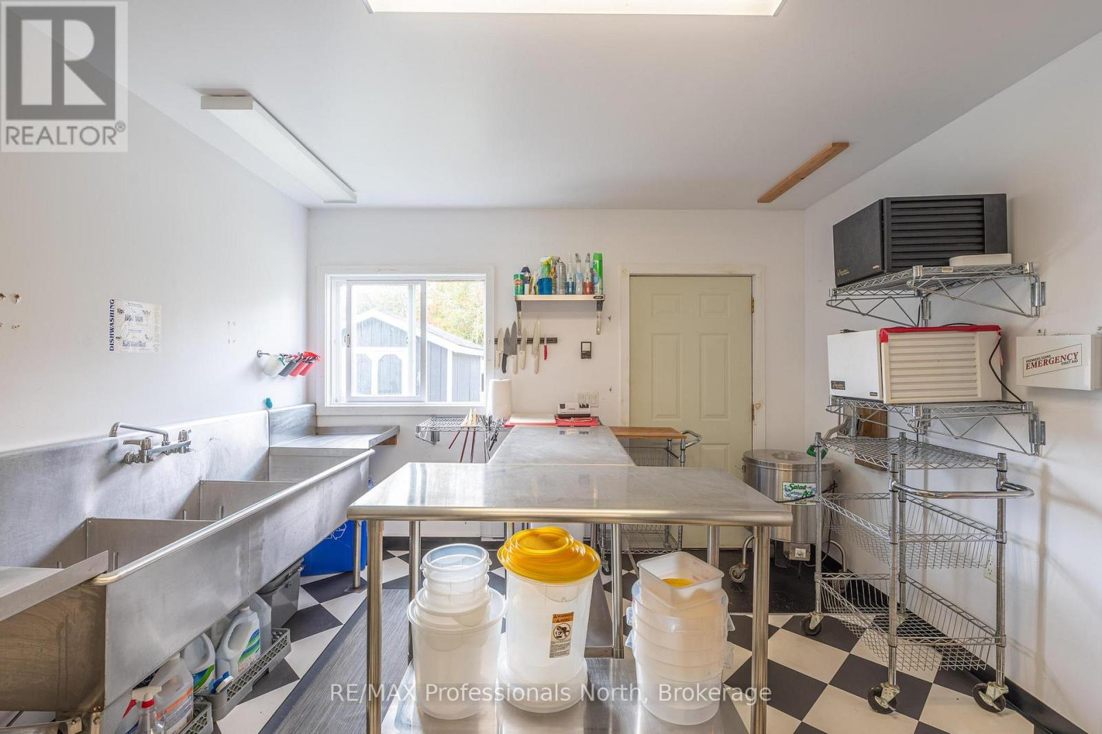 1110 Sedgwick Road, Minden Hills, Ontario  K0M 2K0 - Photo 40 - X12425923