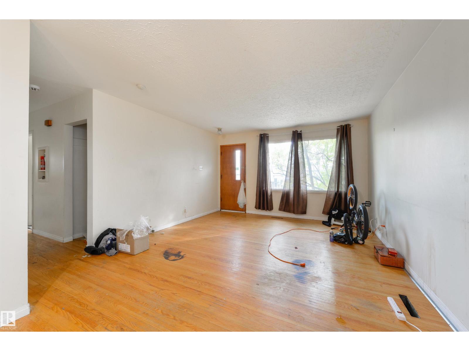 8016 159 St Nw, Edmonton, Alberta  T5R 2E4 - Photo 5 - E4460469