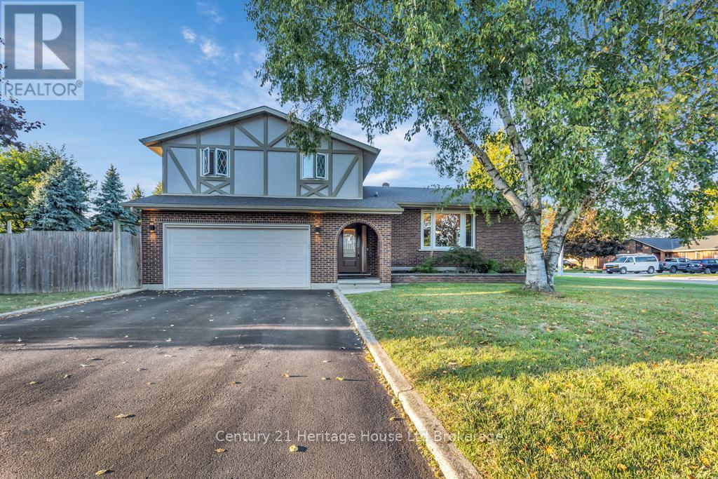 4 Demeyere Avenue, Tillsonburg, Ontario  N4G 4V5 - Photo 1 - X12440820