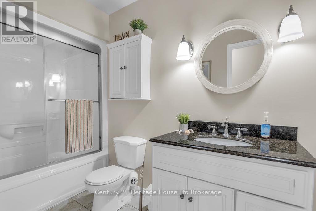4 Demeyere Avenue, Tillsonburg, Ontario  N4G 4V5 - Photo 15 - X12440820