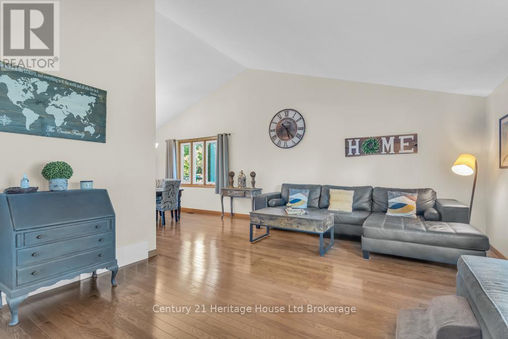 4 Demeyere Avenue, Tillsonburg, Ontario  N4G 4V5 - Photo 3 - X12440820