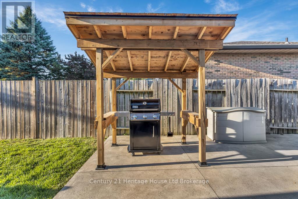 4 Demeyere Avenue, Tillsonburg, Ontario  N4G 4V5 - Photo 34 - X12440820