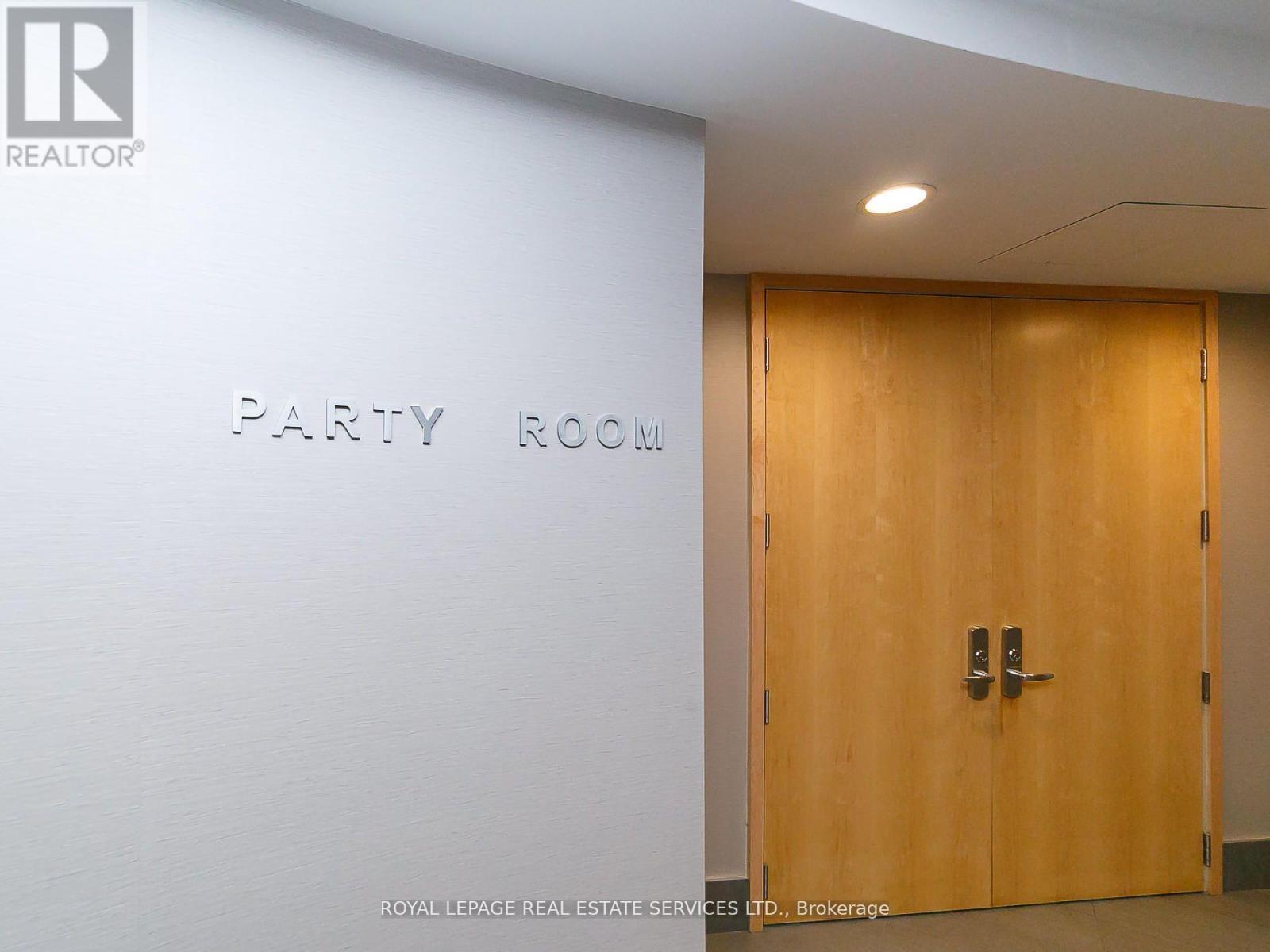 407 - 10 Queens Quay W, Toronto, Ontario  M5J 2R9 - Photo 35 - C12432291
