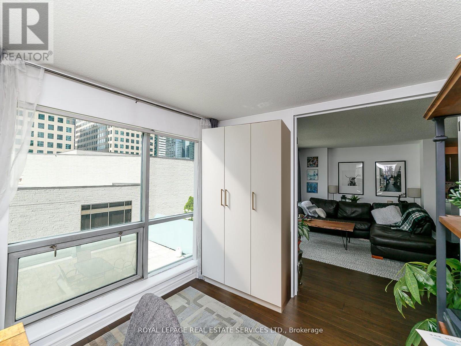 407 - 10 Queens Quay W, Toronto, Ontario  M5J 2R9 - Photo 25 - C12432291