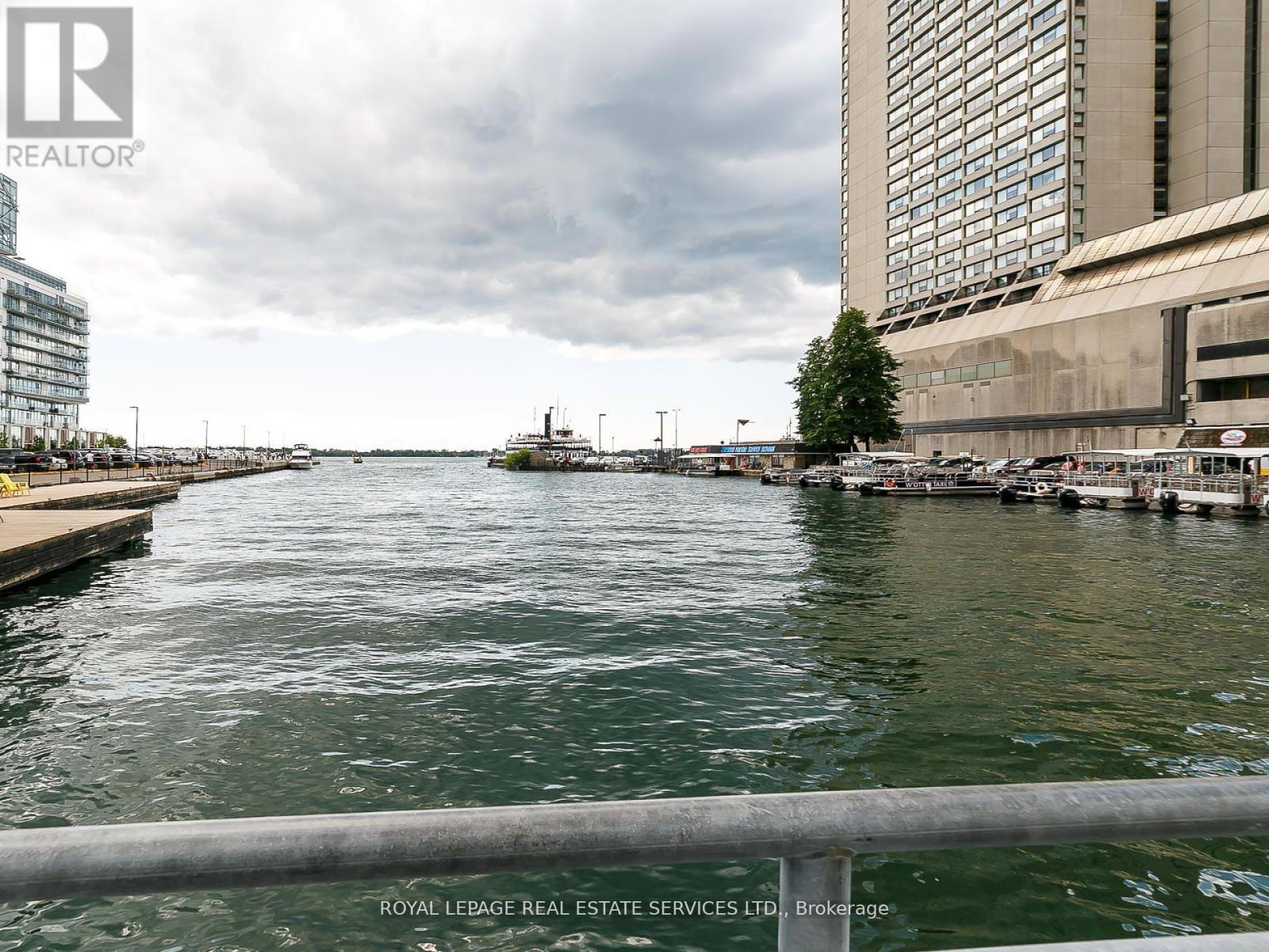 407 - 10 Queens Quay W, Toronto, Ontario  M5J 2R9 - Photo 40 - C12432291