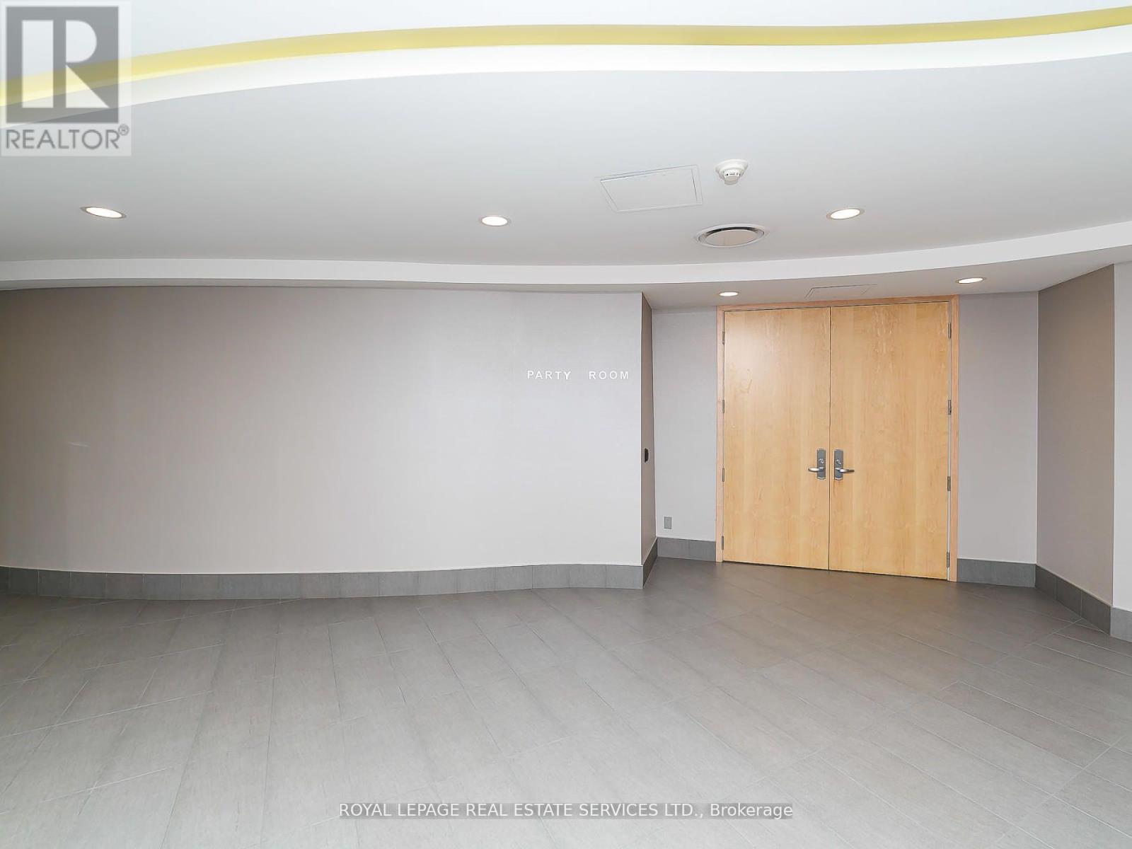 407 - 10 Queens Quay W, Toronto, Ontario  M5J 2R9 - Photo 31 - C12432291