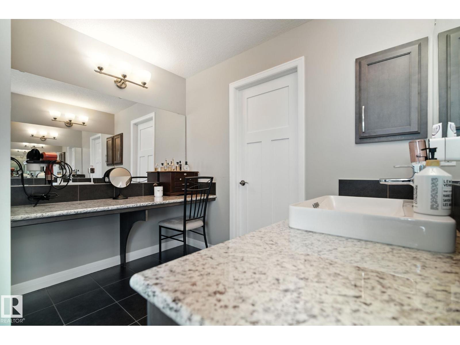 3875 Agar Green Sw, Edmonton, Alberta  T6W 2G3 - Photo 35 - E4453157