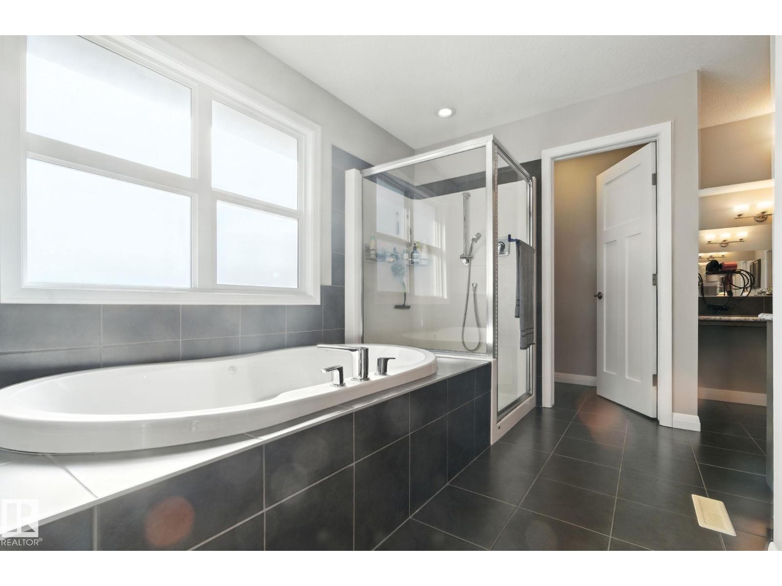 3875 Agar Green Sw, Edmonton, Alberta  T6W 2G3 - Photo 30 - E4453157