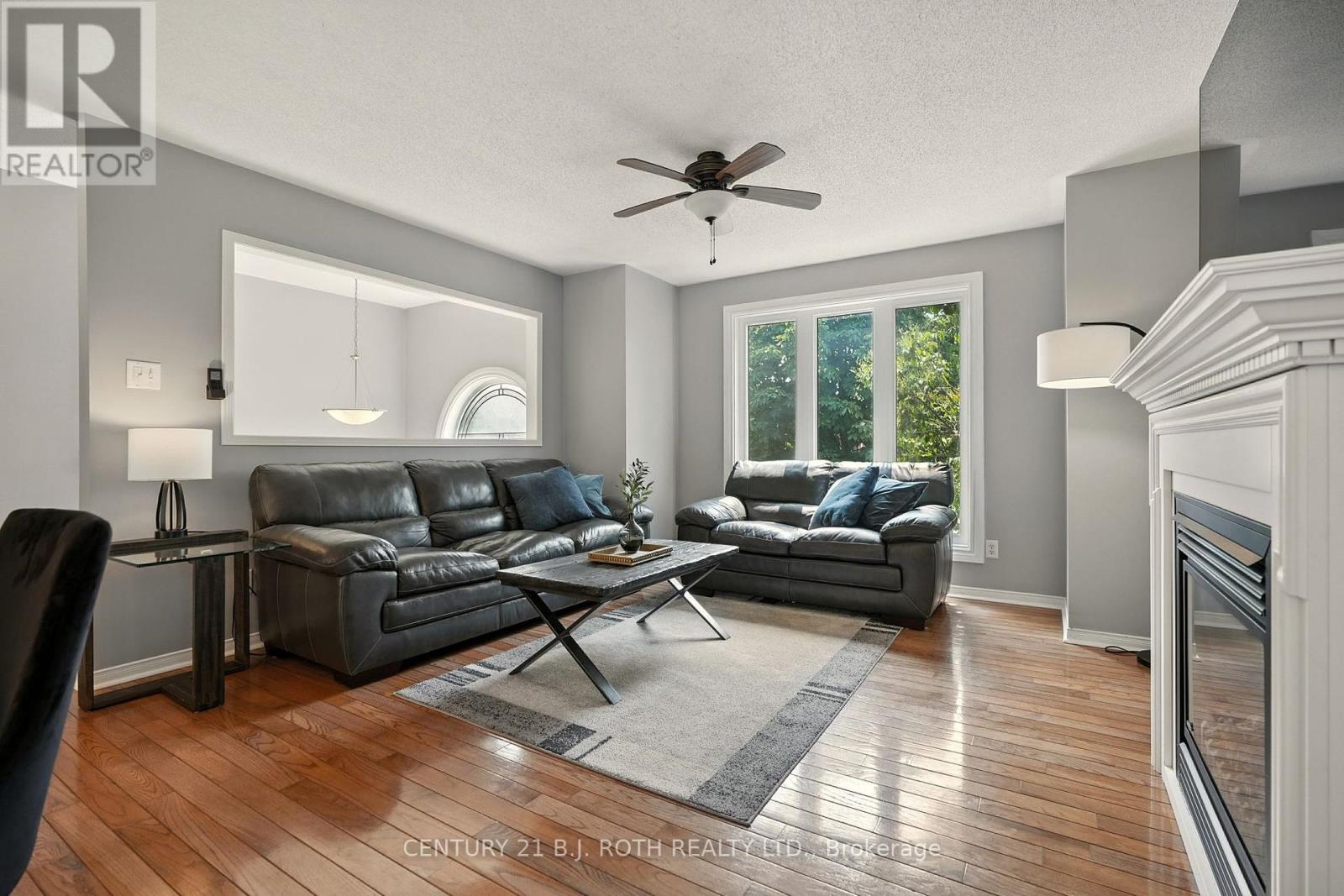 188 Mapleton Avenue, Barrie, Ontario  L4N 8T6 - Photo 8 - S12438001