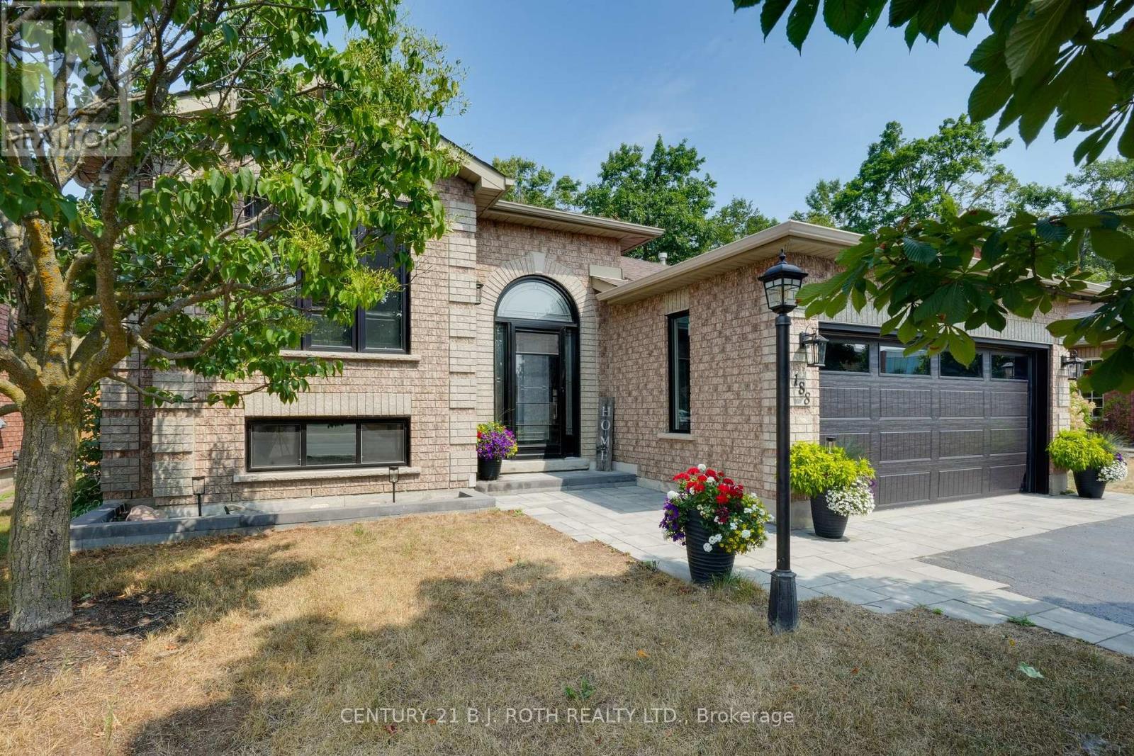 188 Mapleton Avenue, Barrie, Ontario  L4N 8T6 - Photo 2 - S12438001